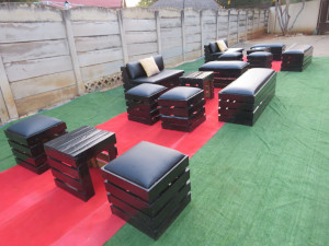 black pallet furniture